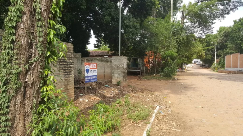 VENDO AMPLIO TERRENO ZONA MUNICIPALIDAD DE LAMBARE — foto 2