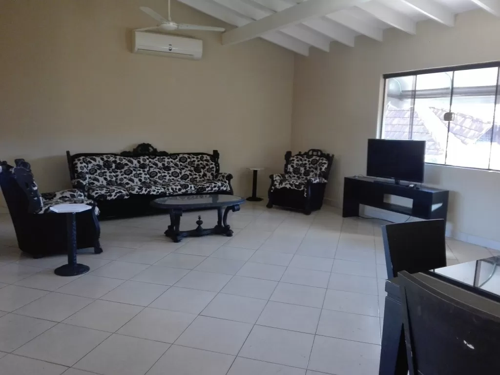 DEPARTAMENTO AMPLIO Z SHOPPING DEL SOL — foto 2