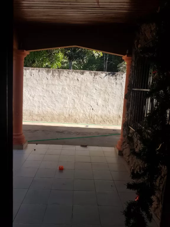 casa a 6 cuadras de sol de america en villa elisa — foto 2