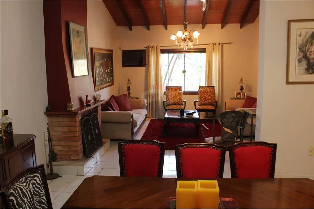 PROPIEDAD EXCLUSIVA EN BARRIO FELICIDAD 260,000 USD — foto 2