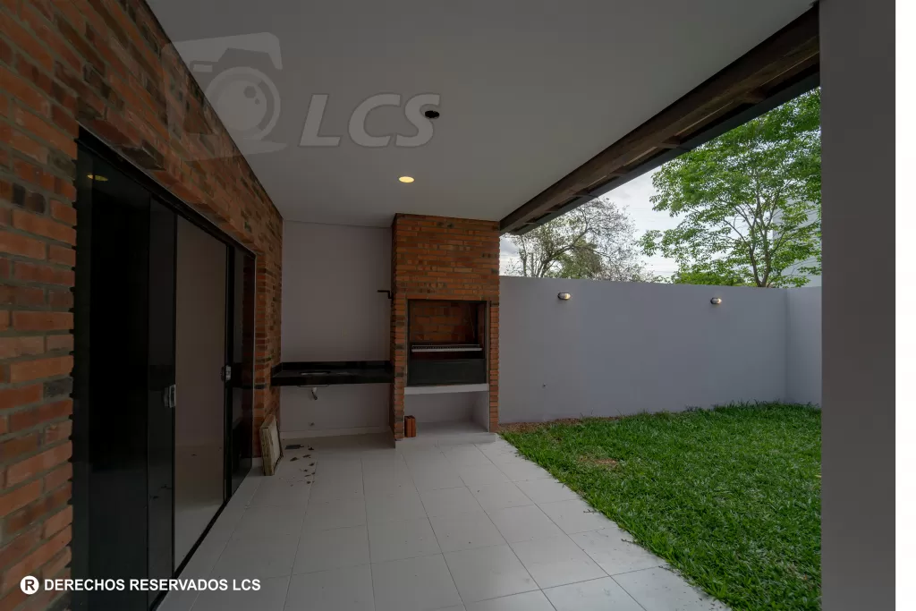 VENDO DÚPLEX A ESTRENAR EN LAMBARÉ, ZONA YACHT Y GOLF CLUB!! — foto 2