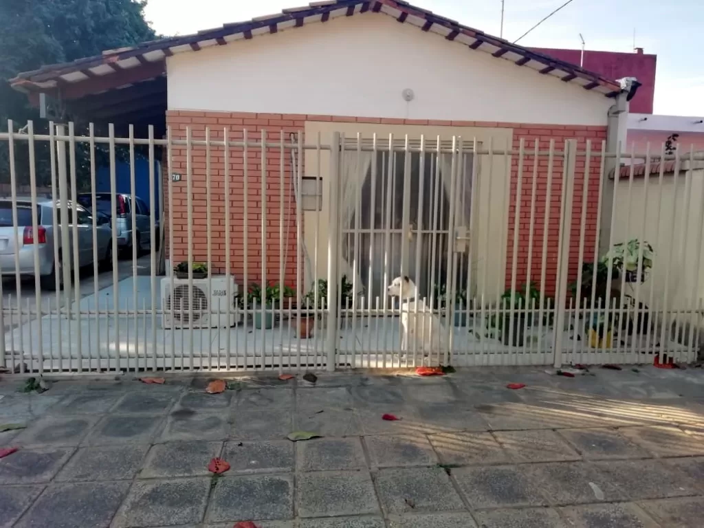 PROPIETARIO VENDE HERMOSA CASA EN EL CENTRO DE BARRIO MOLINO, LUQUE. — foto 3