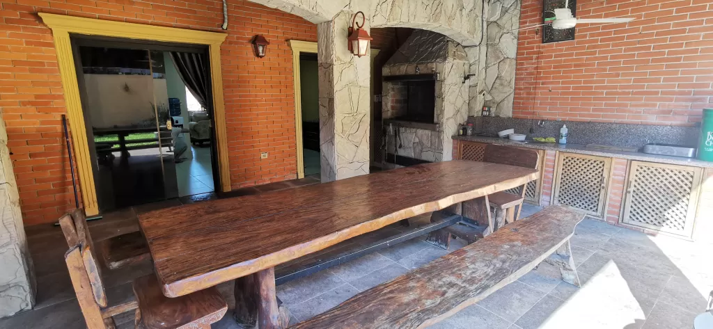Vendo Amplia casa en Lambaré A 2 cuadras de la ruta Defensores del Chaco — foto 3