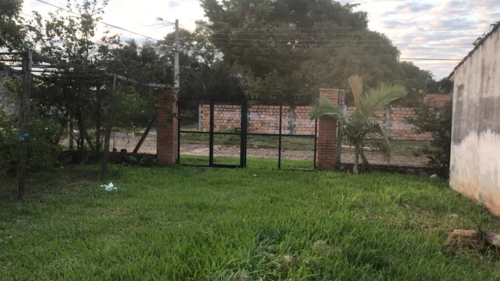 VENDO HERMOSA PROPIEDAD EN SAN LORENZO A 6 CUADRAS DE LA MCAL LÓPEZ Y DE LA UNA — foto 3