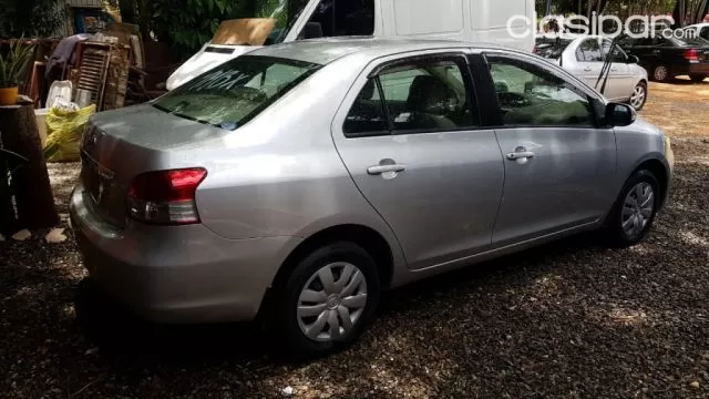 Toyota Belta 2010 — foto 4