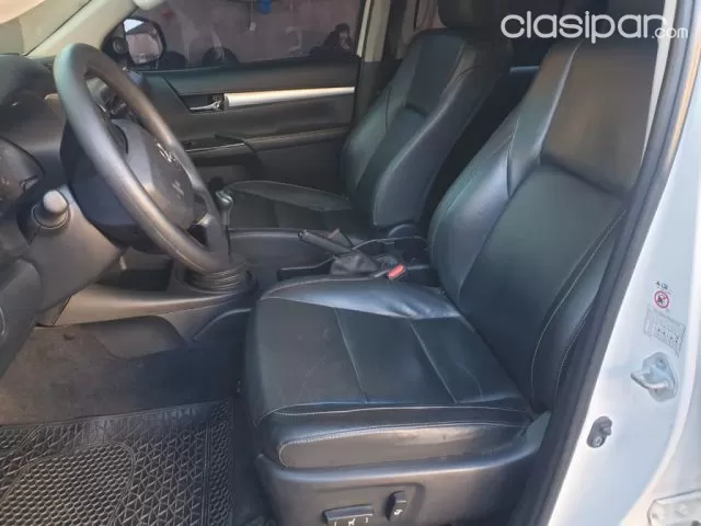 Toyota Hilux 2017 — foto 3