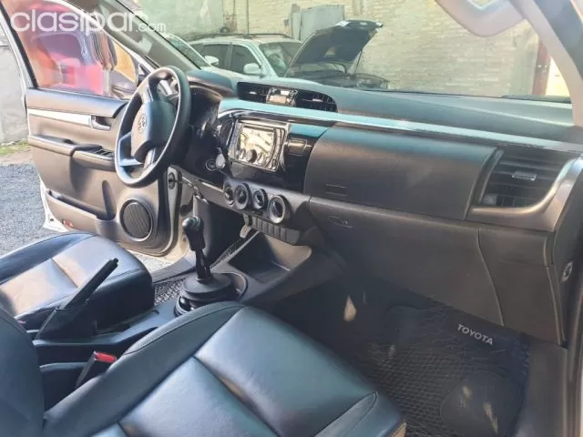 Toyota Hilux 2017 — foto 7