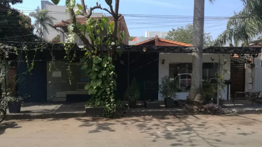 Vendo TERRENO CON CASA DOS LOCALES ZONA VILLA MORRA — foto 2