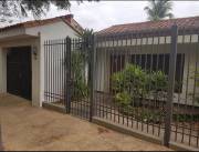 ALQUILER DE HERMOSA CASA EN BARRIO VILLA MORRA CERCA DE TODO!!!!