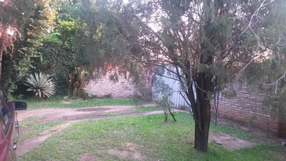 VENDO CASA CON 4 TERRENOS JUNTOS DETRÁS DEL CIT, LUQUE. J4055. — foto 2