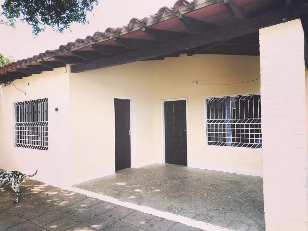 En venta Casa a pasos de Avda Fdo. de la Mora — foto 2