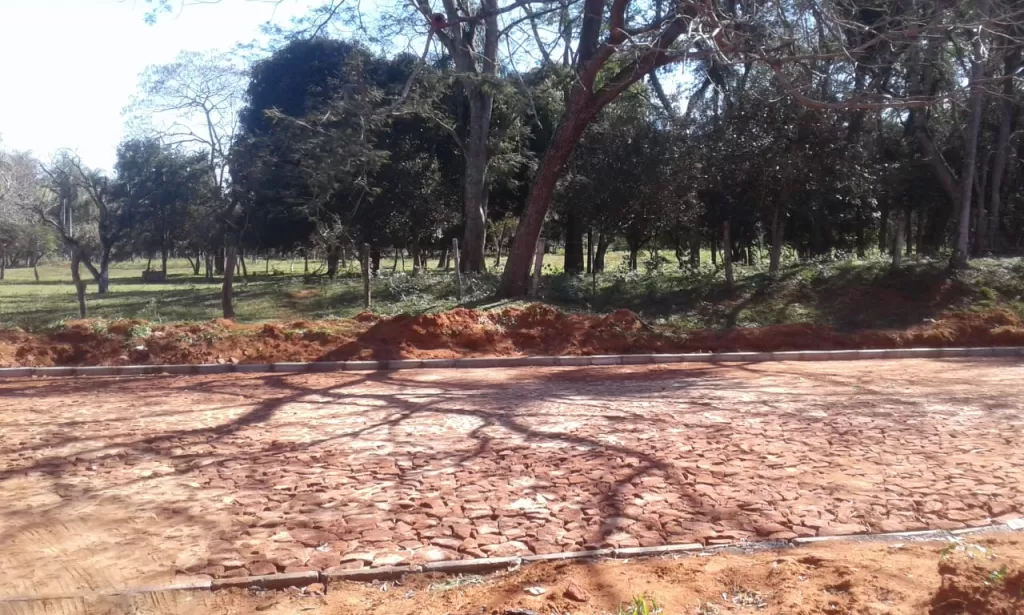 ESPECTACULAR PROPIEDAD EN YPANÉ — foto 3