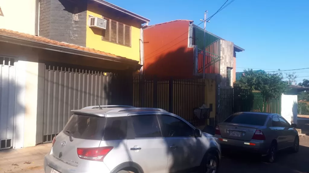 VENDO DUPLEX CON AMPLIO PATIO EN FERNANDO DE LA MORA ZONA SUR — foto 2
