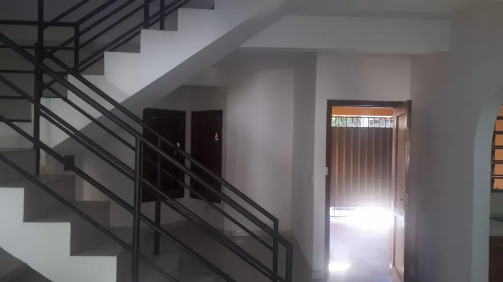 VENDO DUPLEX CON AMPLIO PATIO EN FERNANDO DE LA MORA ZONA SUR — foto 3