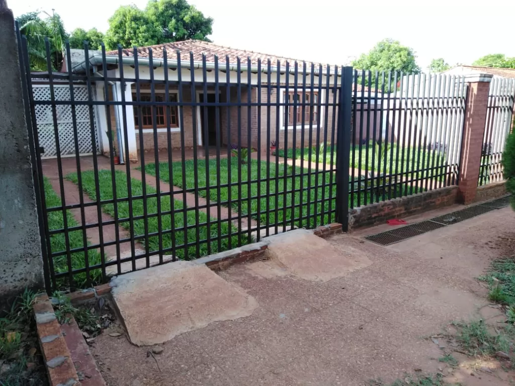 Vendo Casa con Amplio patio en Mora Cue, Luque — foto 3