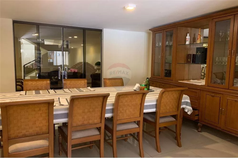 VENDO HERMOSA RESIDENCIA EN LOS LAURELES — foto 2
