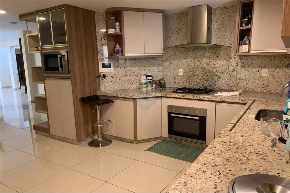VENDO HERMOSA RESIDENCIA EN LOS LAURELES — foto 3