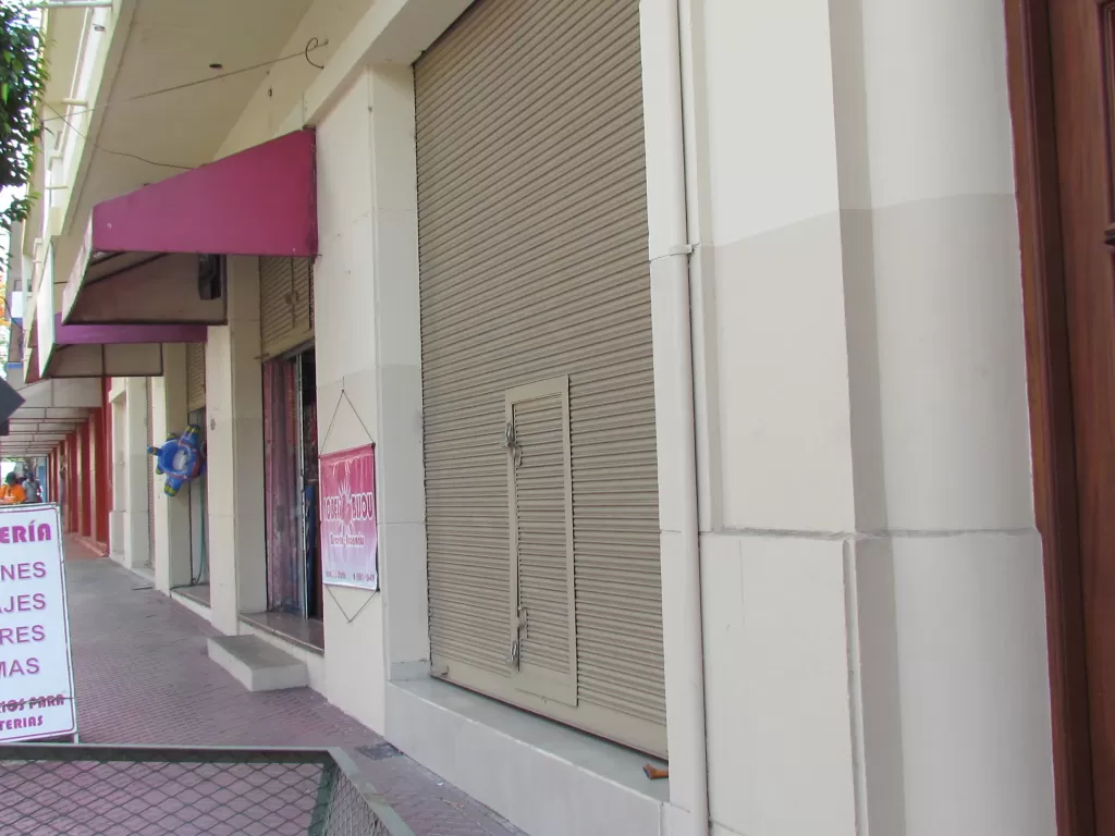 Alquilo Salón Comercial — foto 2