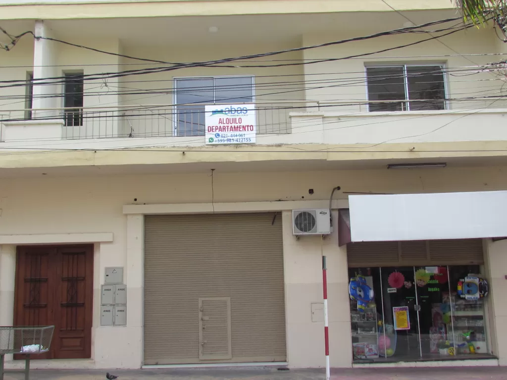 Alquilo Salón Comercial — foto 2