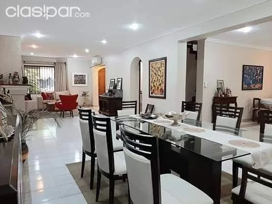 SEMINARIO: ELEGANTE RESIDENCIA, 4 SUITES, GRAN JARDÍN, PISCINA, 12.000.000 GS. — foto 2