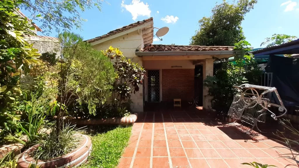 Vendo Casa en Mariano Roque Alonso — foto 2