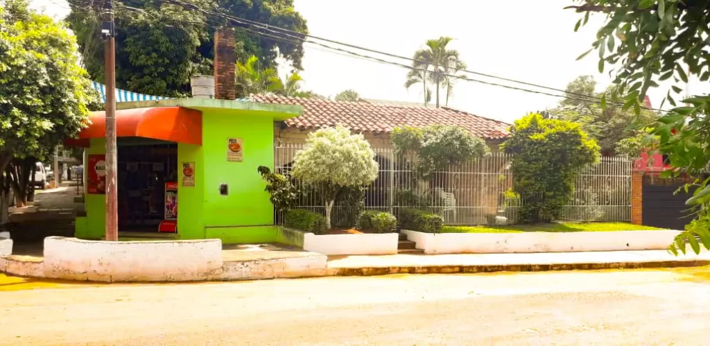 Vendo casa en Lambaré, ESQUINA ESPECIAL PARA INVERSIONISTA OFERTA — foto 2