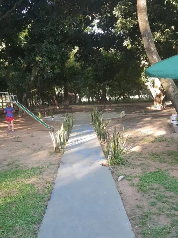 HERMOSA Y AMPLIA RESIDENCIA EN SAN BERNARDINO - CAMINO A ALTOS — foto 3