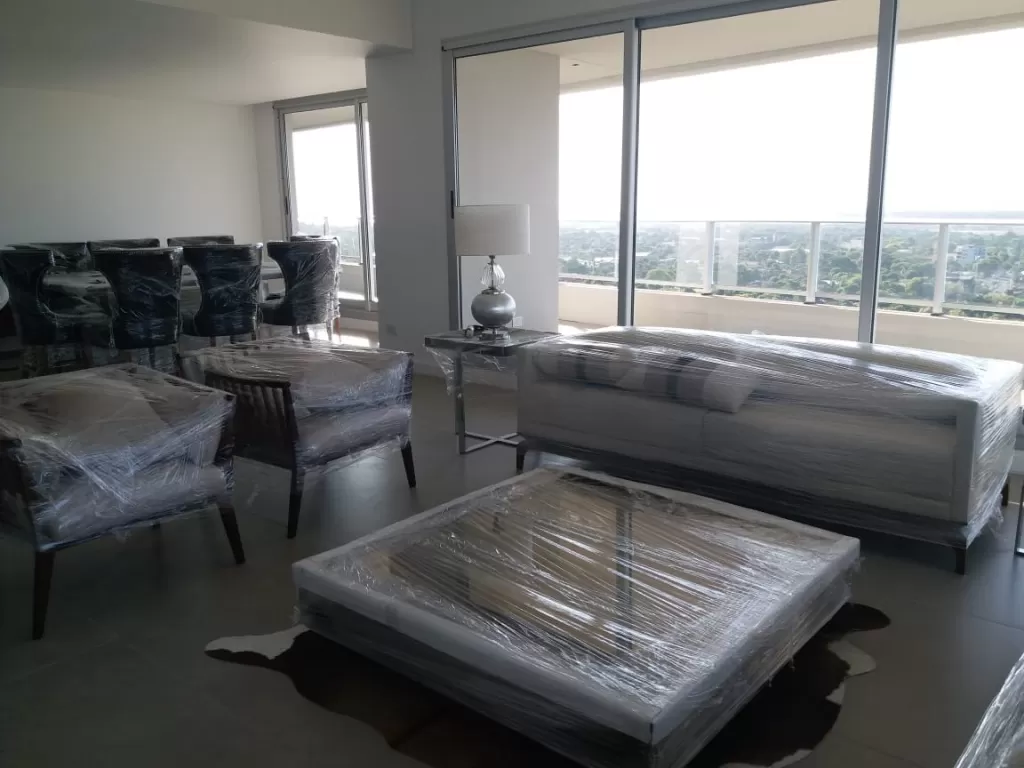 Alquiló departamento Totalmente Amoblado de alta gama de 3 y 4 Dorm En el barrio más Top — foto 3
