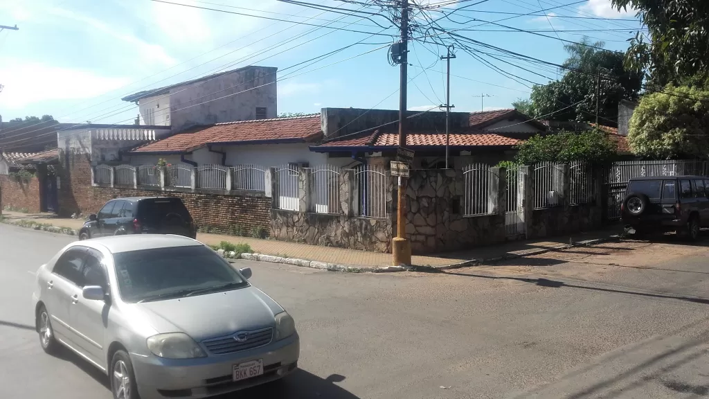 PROPIEDAD EN ESQUINA, FERNANDO DE LA MORA, ZONA COMERCIAL — foto 3