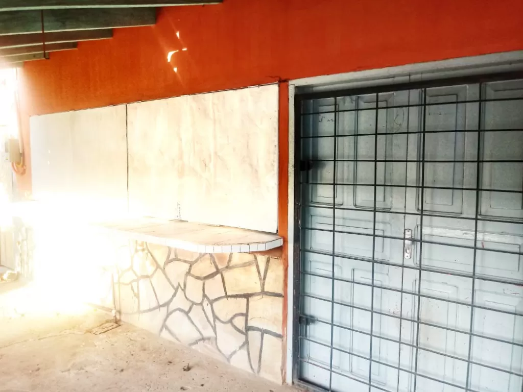 ATENCION INVERSIONISTAS. CASA EN EL CENTRO MISMO DE LIMPIO CON LOCAL COMERCIAL — foto 3