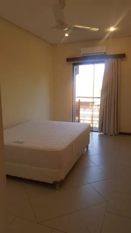 Alquilo duplex amplio semi amoblado en Mburucuya — foto 2