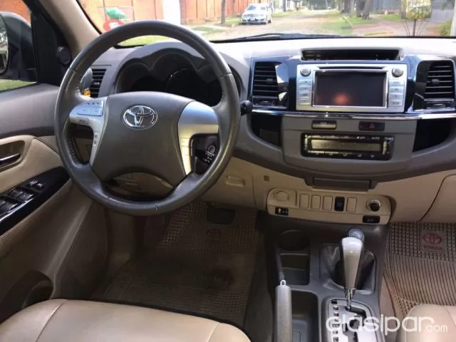 Toyota Fortuner 2013 - foto 8