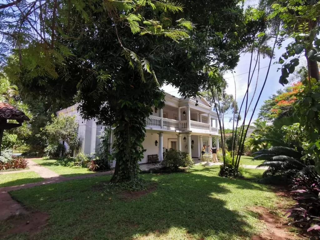 VILLA MORRA: SEÑORIAL RESIDENCIA TIPO DIPLOMÁTICO, IDEAL P RESIDENCIA Y U OFICINA. — foto 2