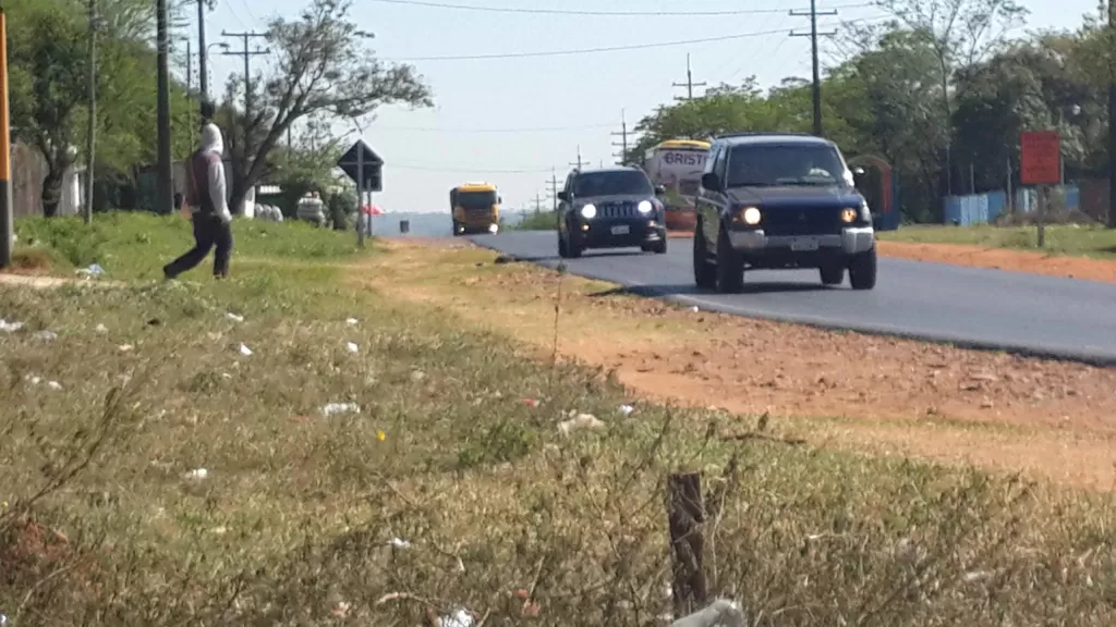 PROPIEDAD EXCLUSIVA SOBRE RUTA A VILLETA, CON SALIDA DE CALLE A CALLE — foto 2