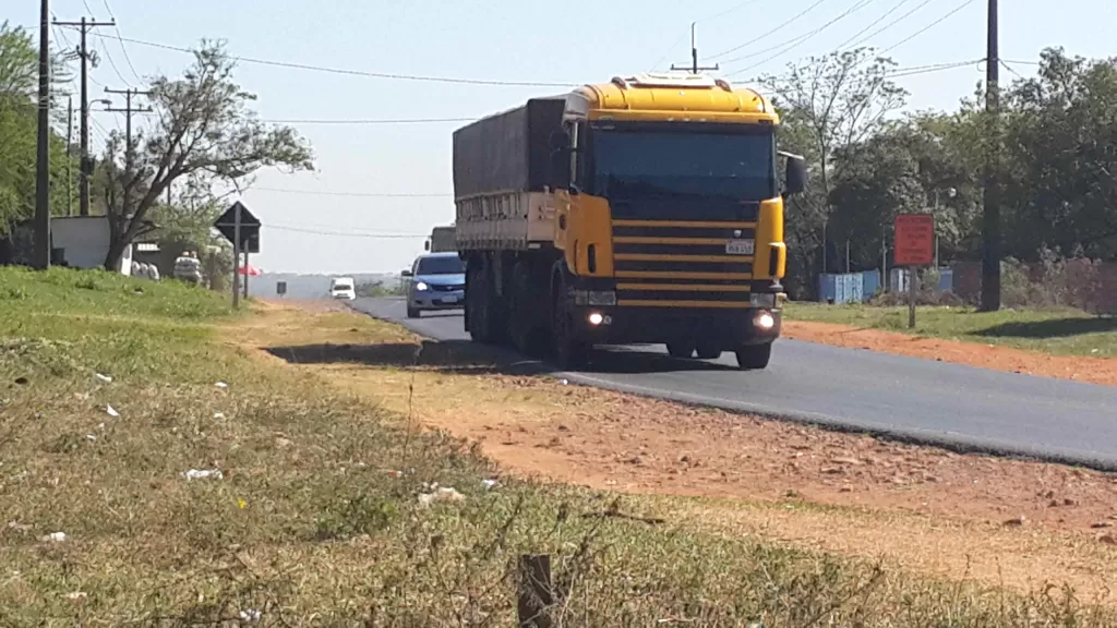 PROPIEDAD EXCLUSIVA SOBRE RUTA A VILLETA, CON SALIDA DE CALLE A CALLE — foto 3