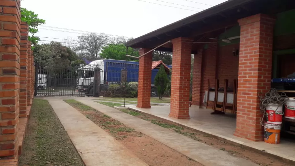 VENDO HERMOSA CASA EN MARIANO ROQUE ALONSO — foto 2