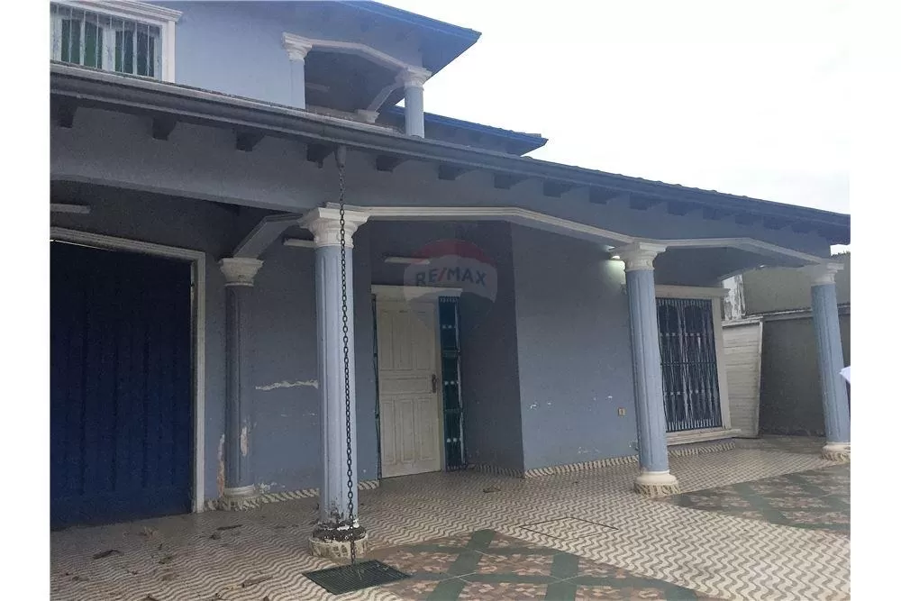 VENDO AMPLIA CASA EN ÑEMBY BARRIO MBOCAYATY — foto 3
