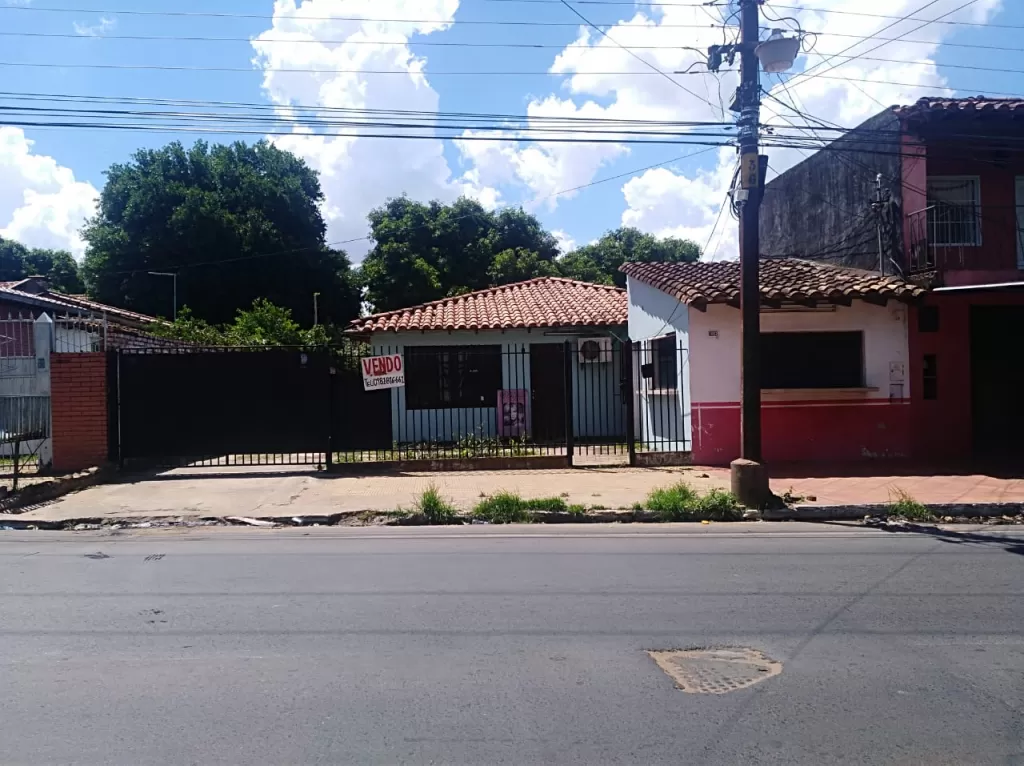 EXCELENTE CASA - OPORTUNIDAD!!! — foto 3