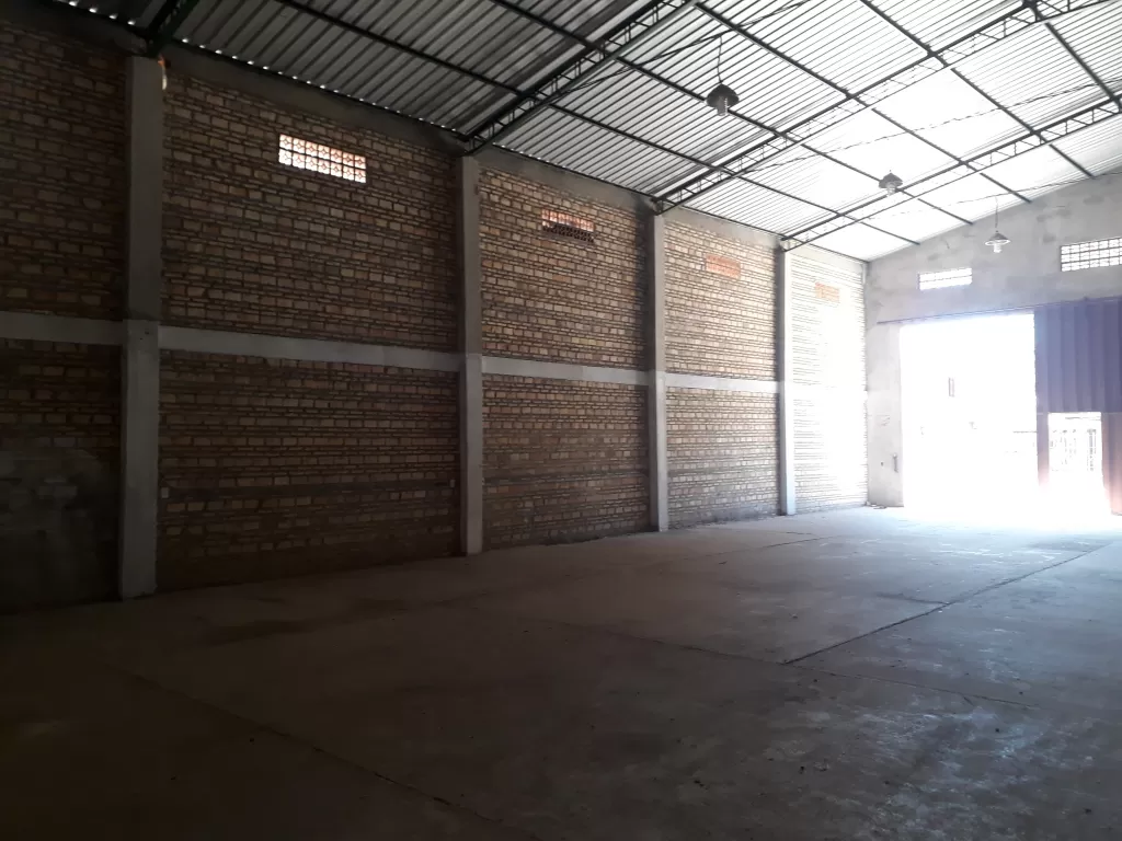DEPOSITO NUEVO DE 400 M2 A UNA CUADRA DE ACCESO SUR — foto 2