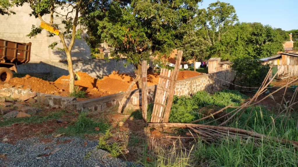 VENDO TERRENO EN CDE- Sobre Avda principal Republica de Bolivia. — foto 2