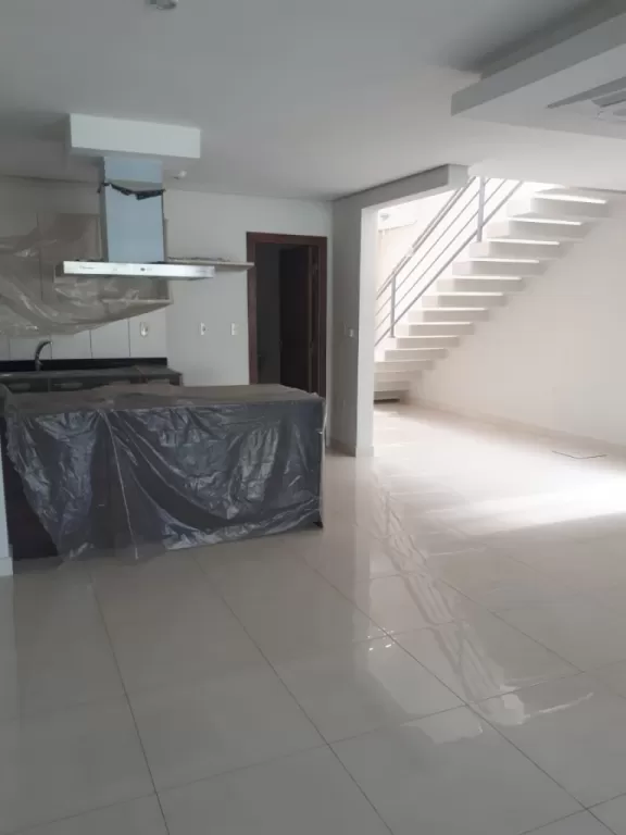 LOS LAURELES: DÚPLEX MUY AMPLIO C JARDÍN, A ESTRENAR, 310.000 USD. — foto 2