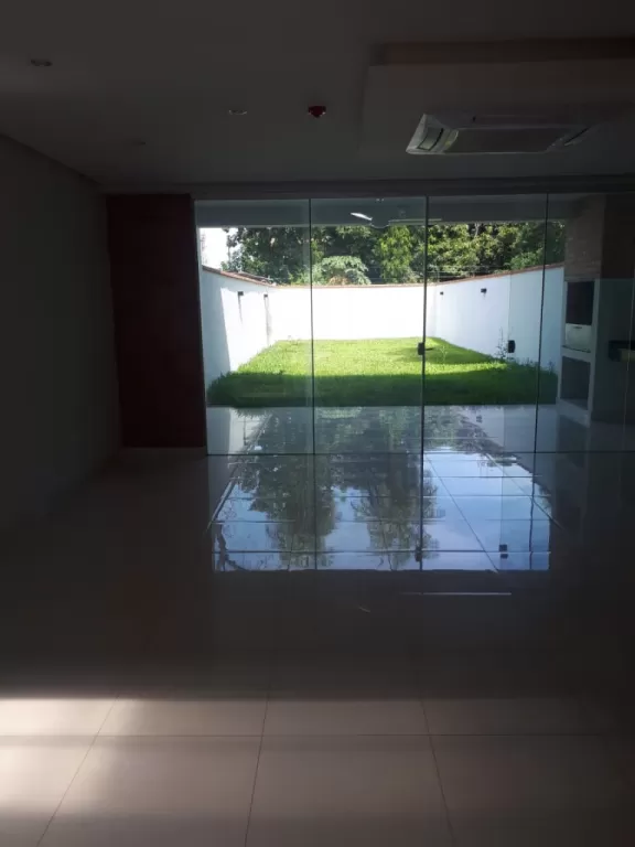 LOS LAURELES: DÚPLEX MUY AMPLIO C JARDÍN, A ESTRENAR, 310.000 USD. — foto 3