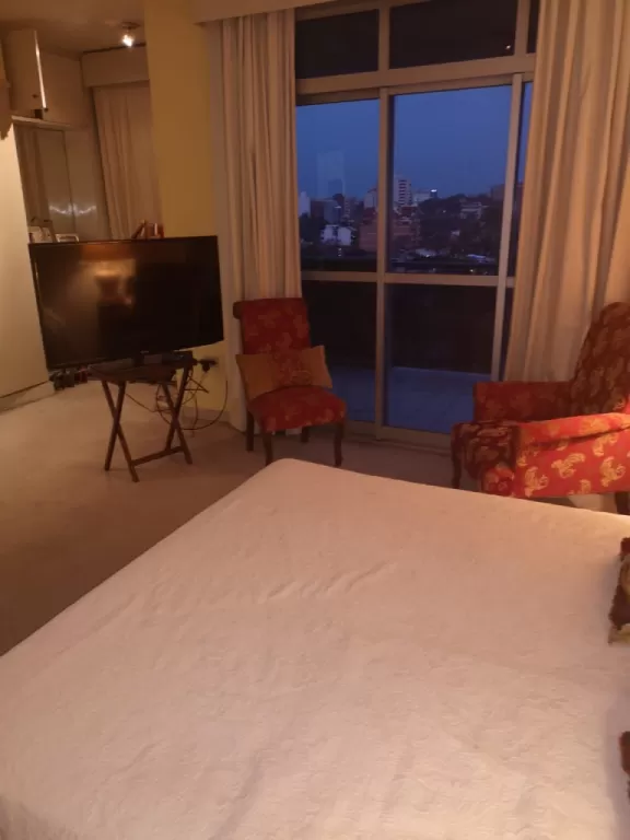 EDIFICIO CURUPAYTY II: ELEGANTE DEPARTAMENTO, FINAMENTE AMOBLADO, VISTA A LA BAHÍA. — foto 3