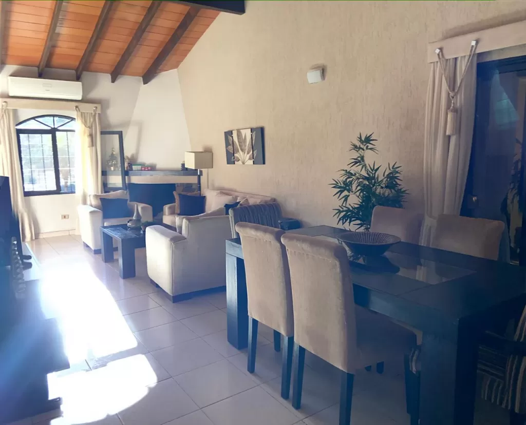 LUQUECONFEDERACIÓN: HERMOSA RESIDENCIA, 3 DORMITORIOS, IMPECABLE TERMINACIÓN, JARDÍN. — foto 3