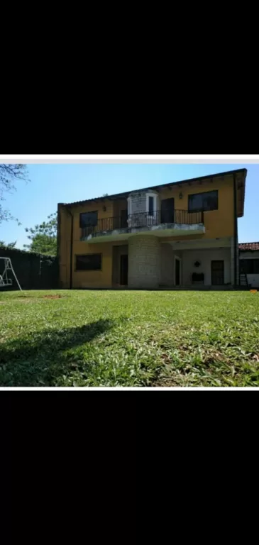 Amplia y hermosa casa — foto 2