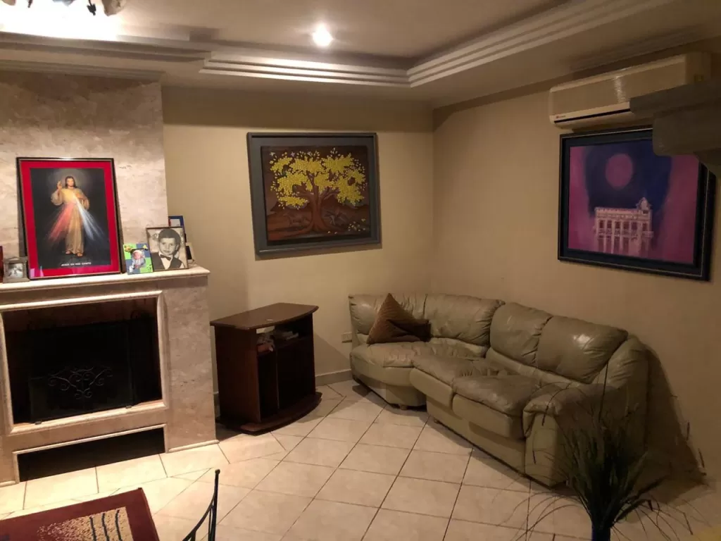 Hermosa residencia en barrio Vista Alegre. — foto 2