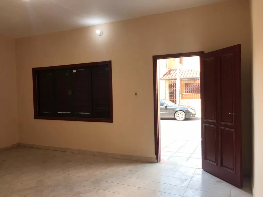 ALQUILO CHALET SOBRE 4TA — foto 2
