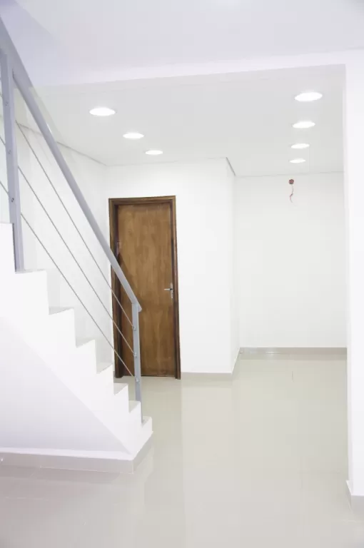 SALON COMERCIAL A UNA CUADRA DE E.AYALA (Zona Banco Continental, TSJE) — foto 2