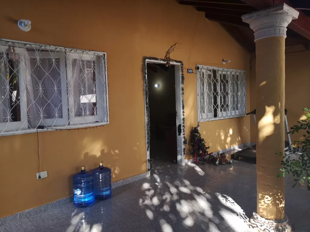 VENDO HERMOSA Y AMPLIA CASA EN FERNANDO DE LA MORA — foto 2
