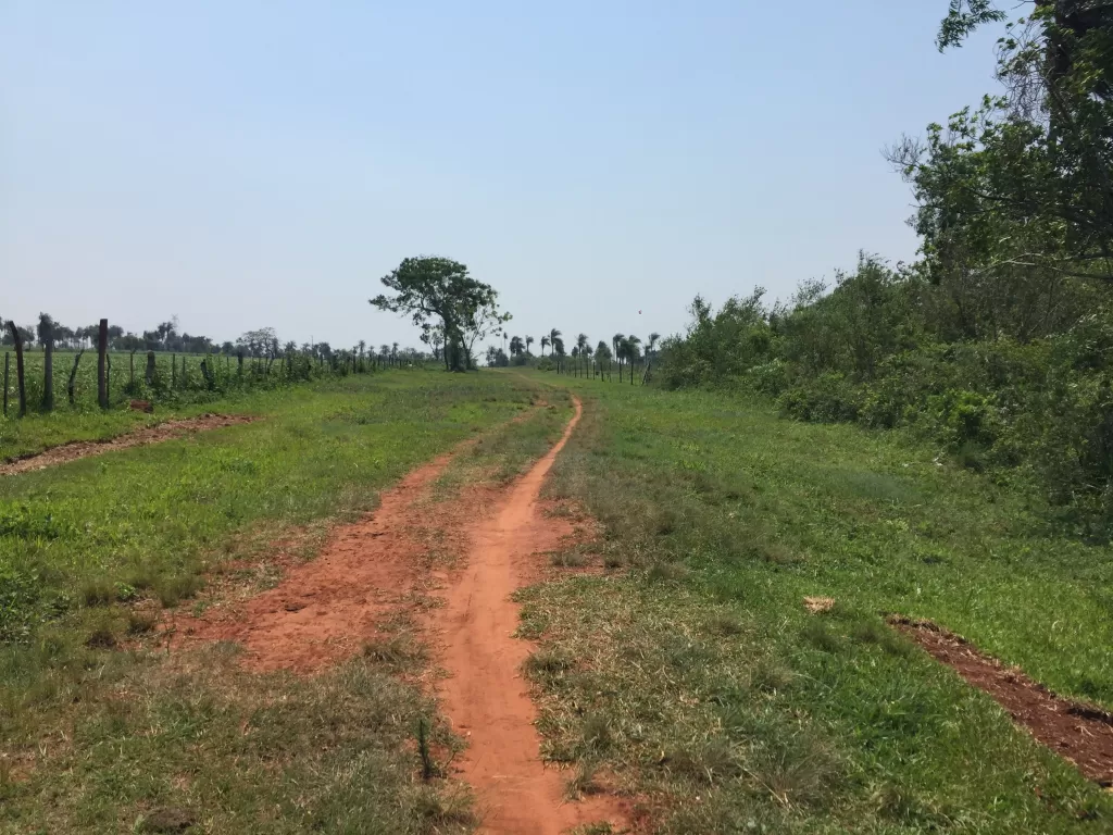 Vendo Terreno de 1.070mts. cuadrados en Piribebuy, con vista, arroyo, a metros de asfalt — foto 3